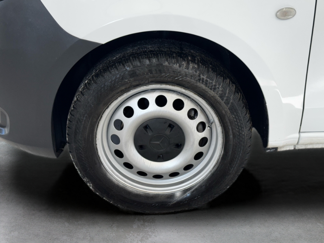 Mercedes-Benz Metris Cargo Van Standard Roof 126" Wheelbase 2017