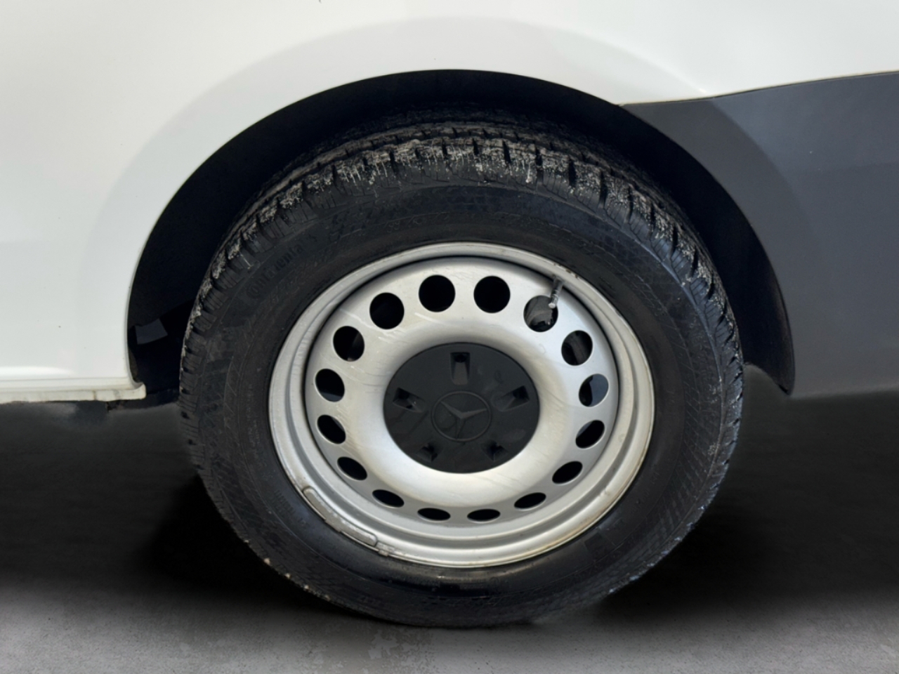 Mercedes-Benz Metris Cargo Van Standard Roof 126" Wheelbase 2017