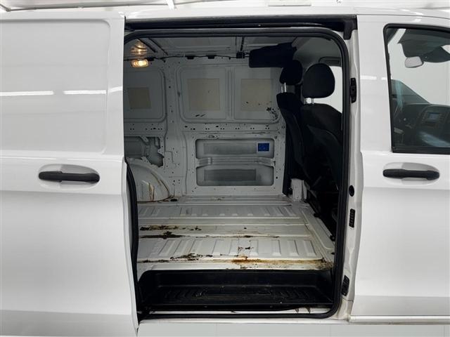 Mercedes-Benz Metris Cargo Van Standard Roof 126" Wheelbase 2017