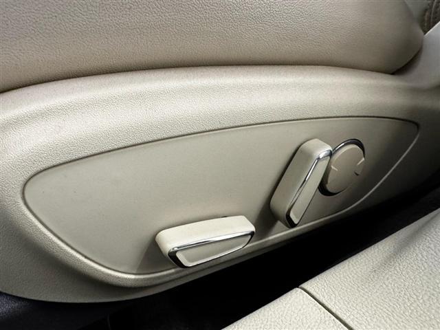 Lincoln MKZ 4dr Sdn FWD 2013