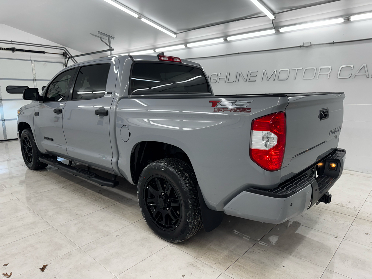 Toyota Tundra 2WD SR5 CrewMax 5.5' Bed 5.7L (Natl) 2021