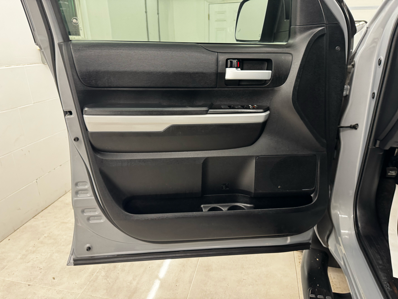 Toyota Tundra 2WD SR5 CrewMax 5.5' Bed 5.7L (Natl) 2021