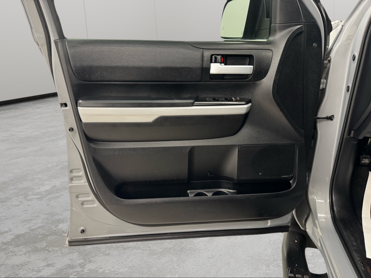 Toyota Tundra 2WD SR5 CrewMax 5.5' Bed 5.7L (Natl) 2021