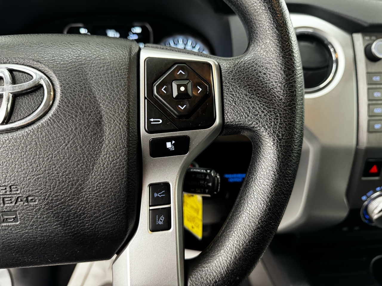 Toyota Tundra 2WD SR5 CrewMax 5.5' Bed 5.7L (Natl) 2021