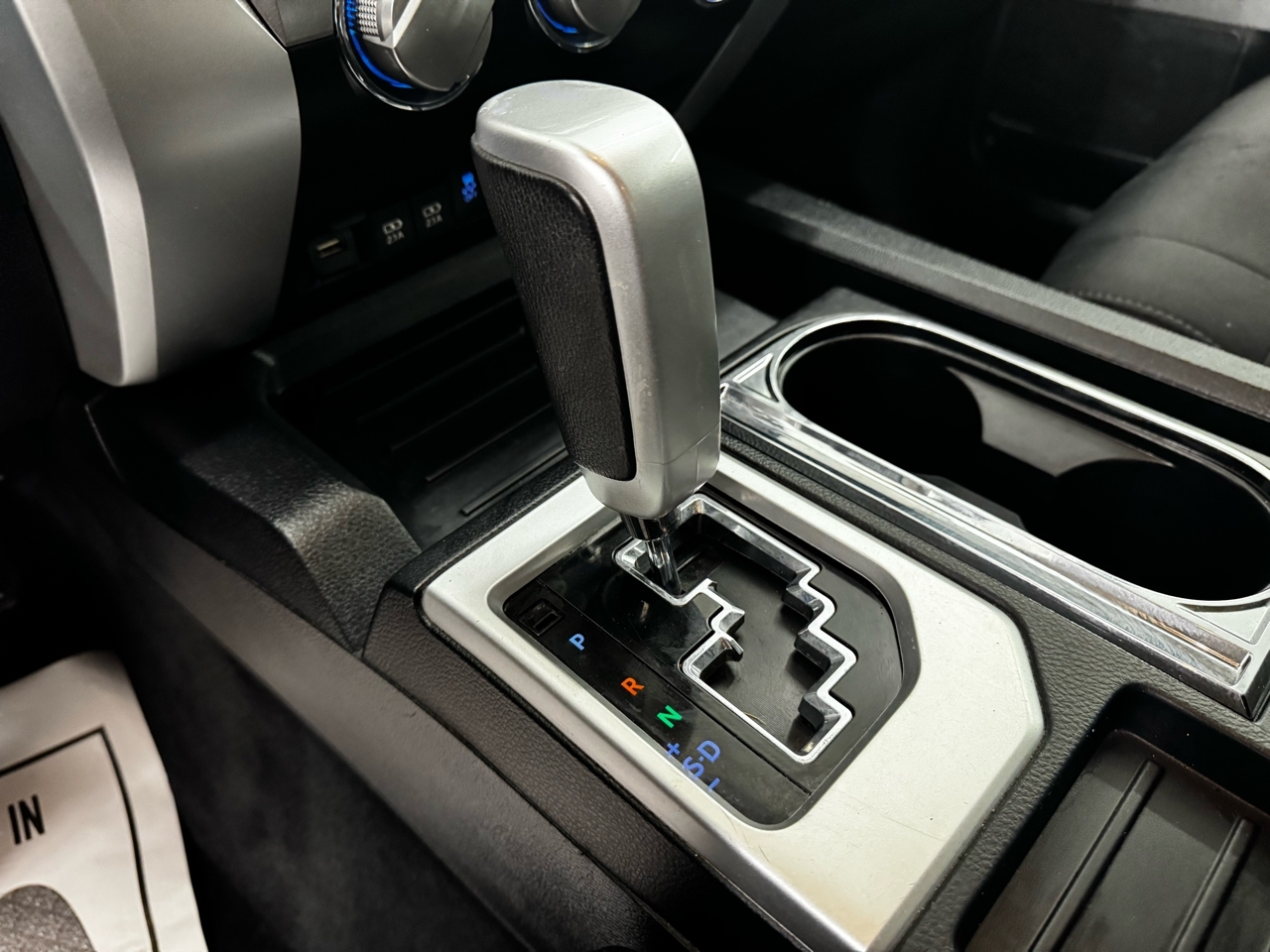 Toyota Tundra 2WD SR5 CrewMax 5.5' Bed 5.7L (Natl) 2021