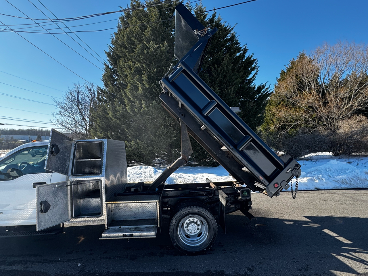 Ford Super Duty F-550 DRW XLT 4WD Reg Cab 145" WB 60" CA 2019