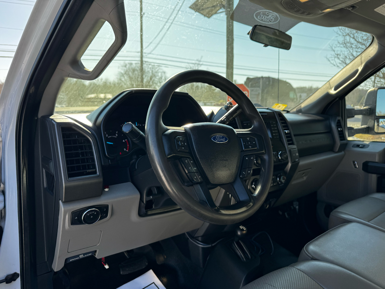 Ford Super Duty F-550 DRW XLT 4WD Reg Cab 145" WB 60" CA 2019