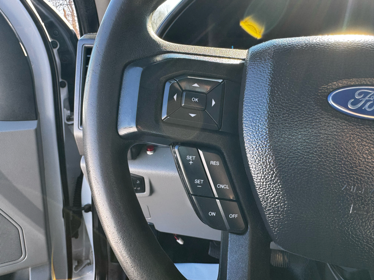 Ford Super Duty F-550 DRW XLT 4WD Reg Cab 145" WB 60" CA 2019