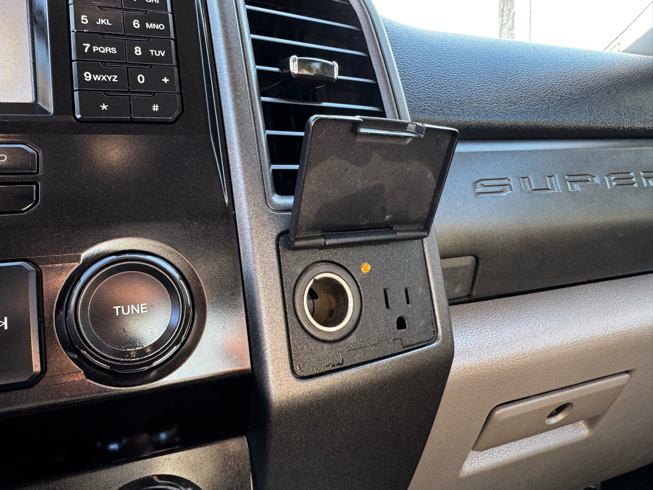 Ford Super Duty F-550 DRW XLT 4WD Reg Cab 145" WB 60" CA 2019