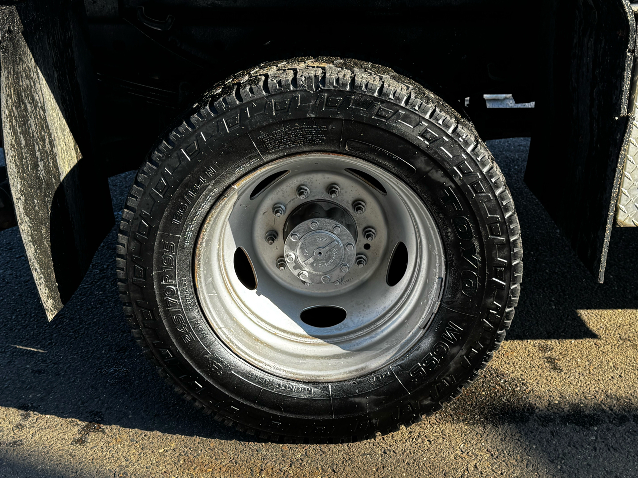 Ford Super Duty F-550 DRW XLT 4WD Reg Cab 145" WB 60" CA 2019