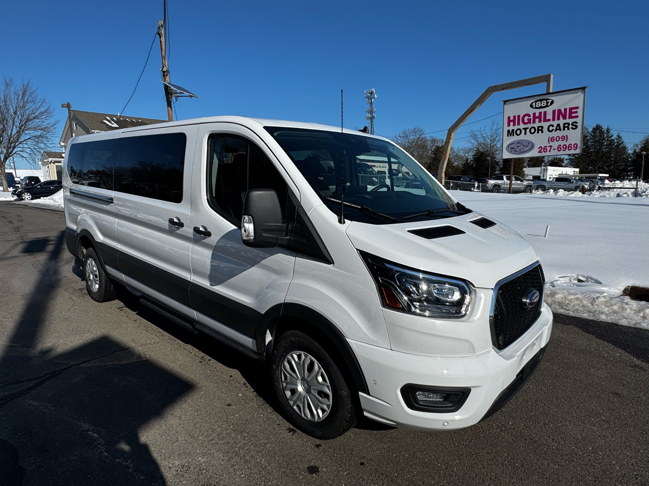 Ford Transit Passenger Wagon T-350 148" Low Roof XLT RWD 2023