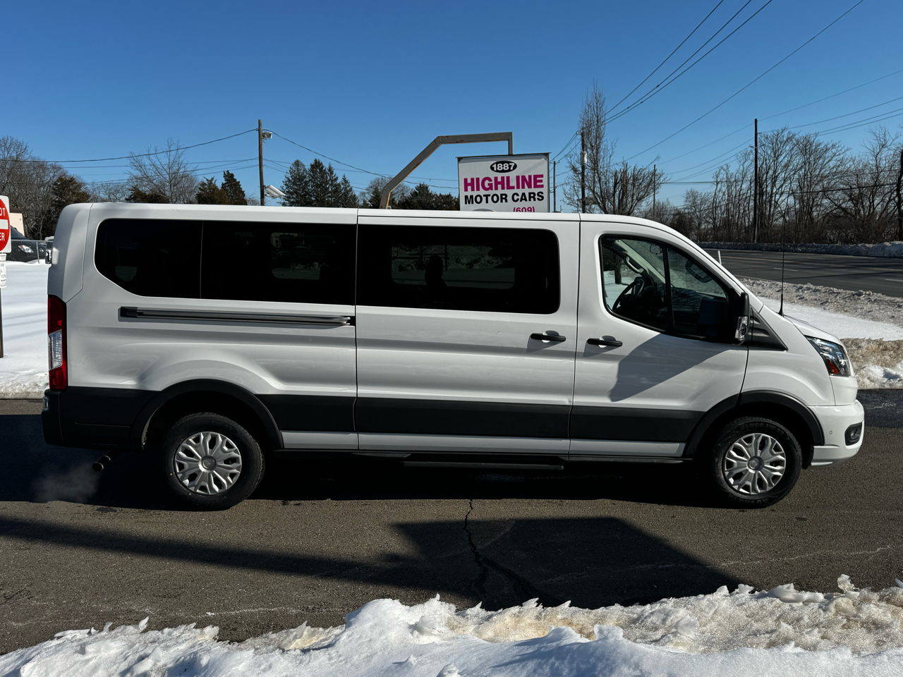 Ford Transit Passenger Wagon T-350 148" Low Roof XLT RWD 2023