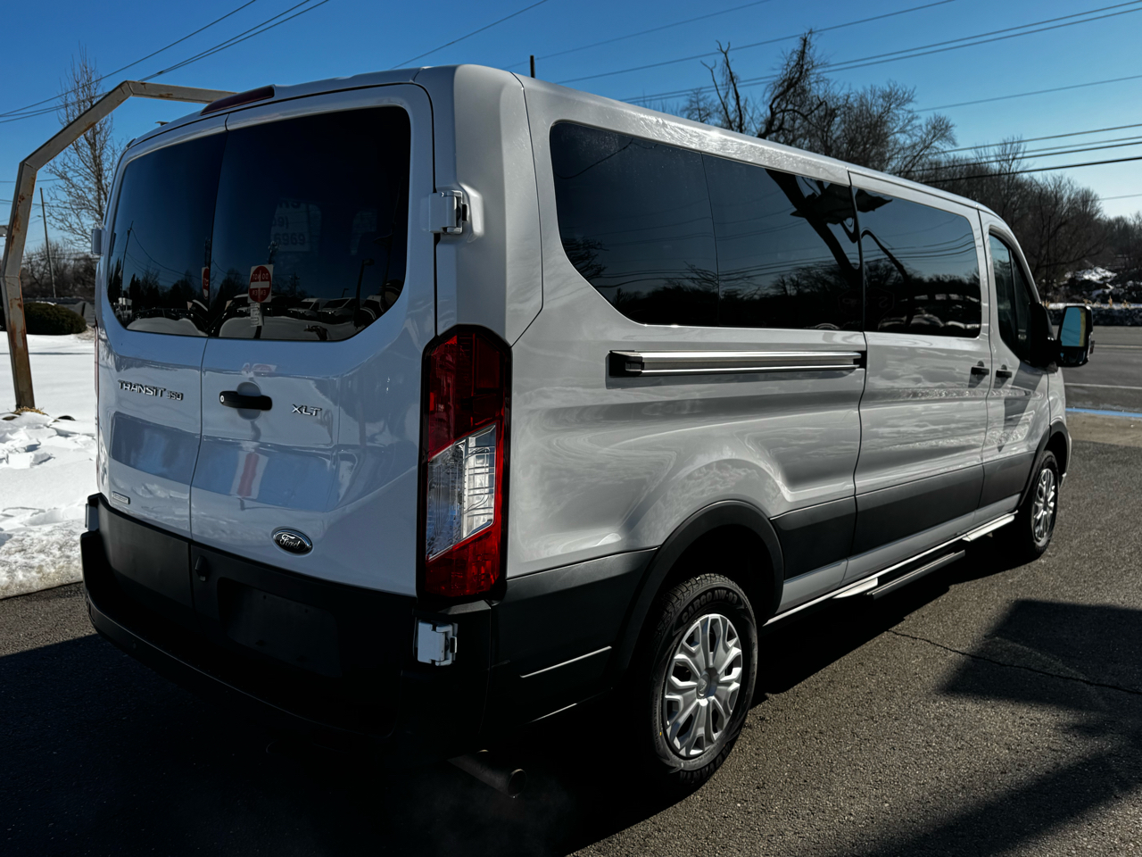 Ford Transit Passenger Wagon T-350 148" Low Roof XLT RWD 2023