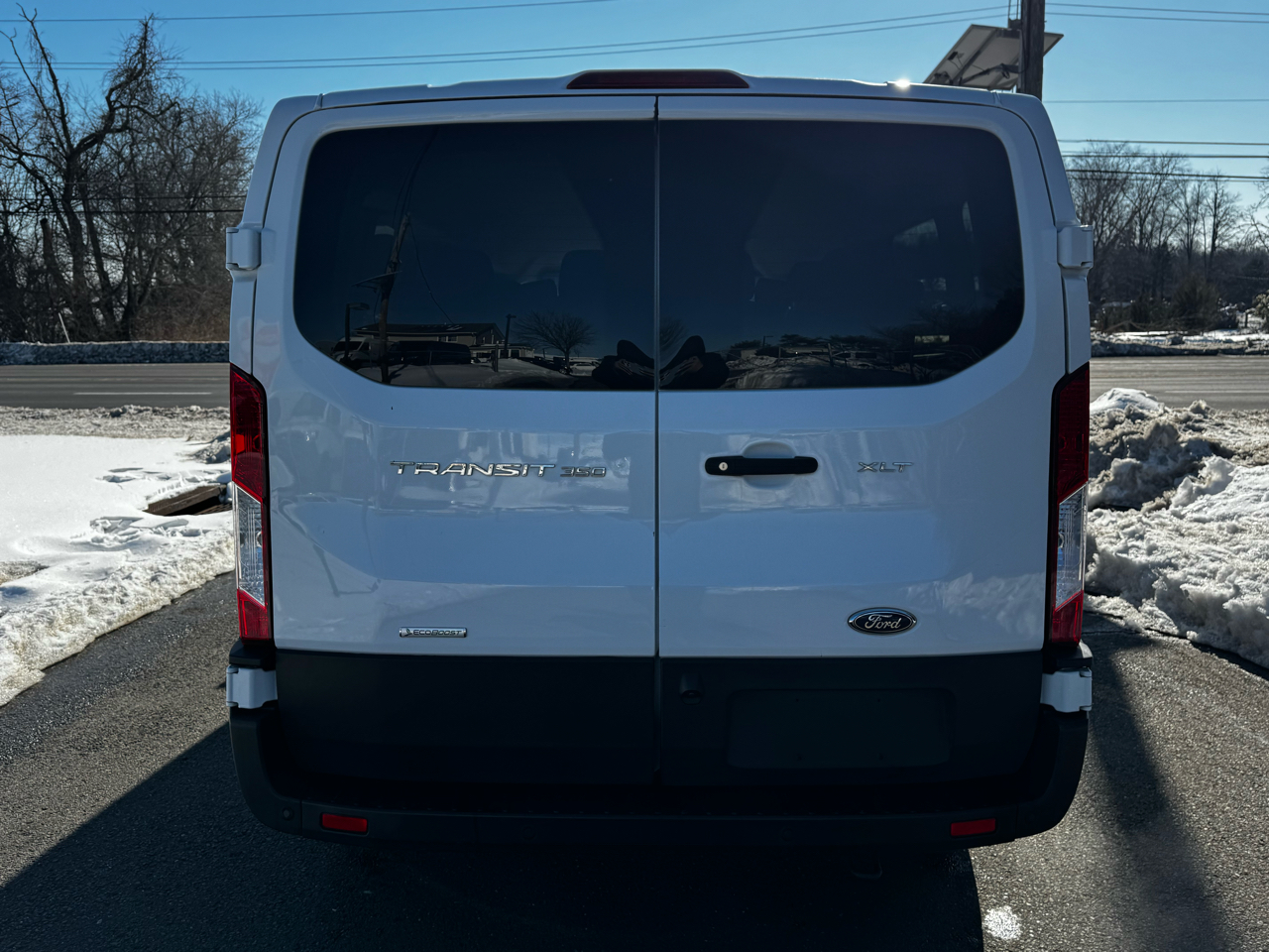 Ford Transit Passenger Wagon T-350 148" Low Roof XLT RWD 2023