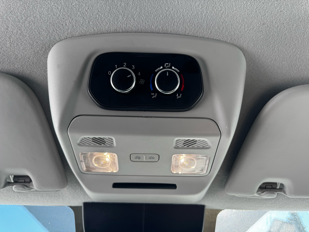 Ford Transit Passenger Wagon T-350 148" Low Roof XLT RWD 2023