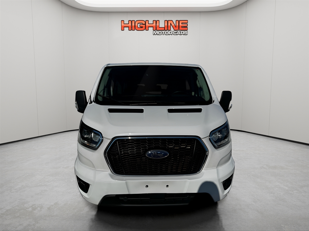 Ford Transit Passenger Wagon T-350 148" Low Roof XLT RWD 2023