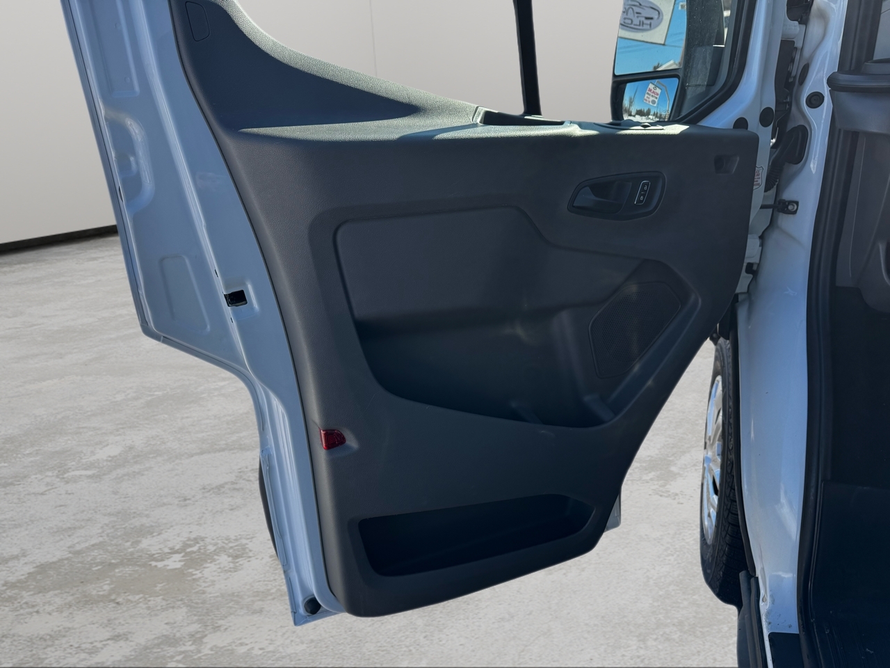 Ford Transit Passenger Wagon T-350 148" Low Roof XLT RWD 2023