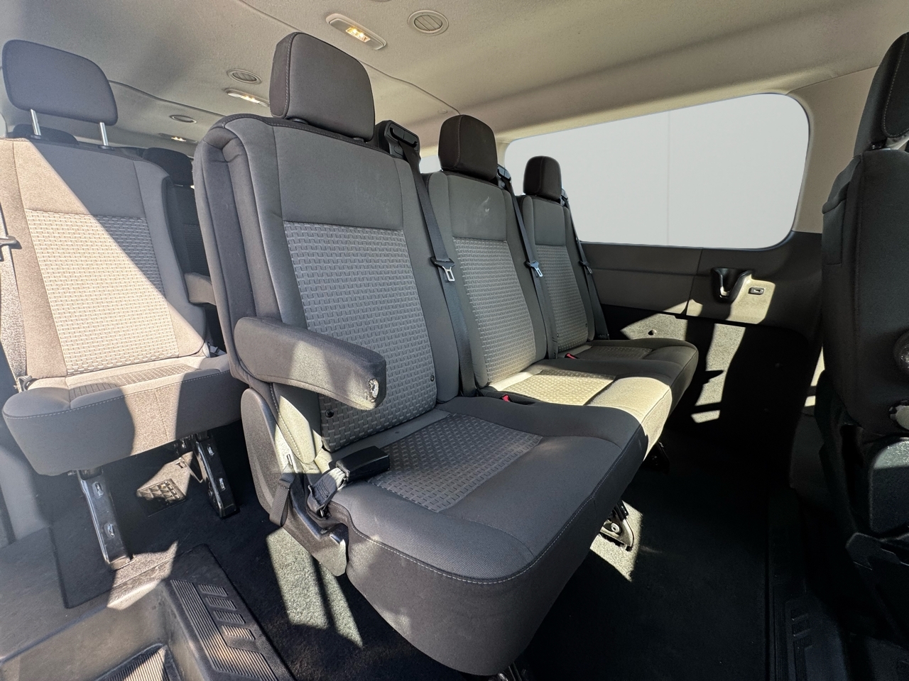 Ford Transit Passenger Wagon T-350 148" Low Roof XLT RWD 2023