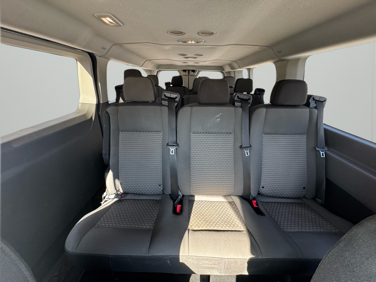 Ford Transit Passenger Wagon T-350 148" Low Roof XLT RWD 2023