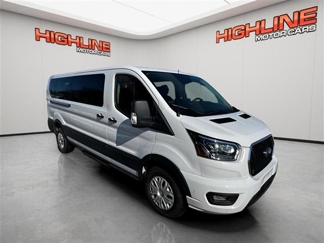 Ford Transit Passenger Wagon T-350 148" Low Roof XLT RWD 2023