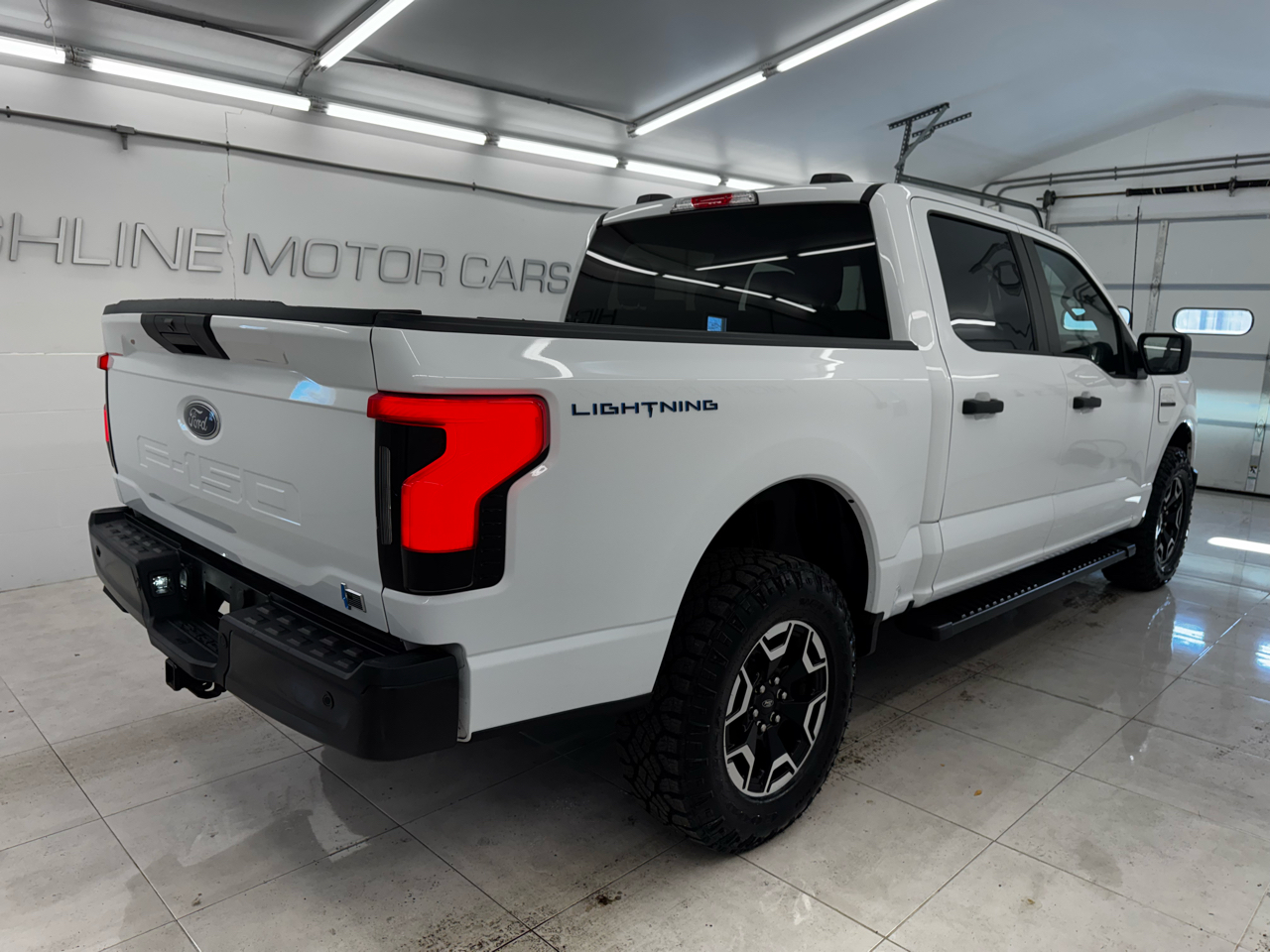 Ford F-150 Lightning LARIAT 4WD SuperCrew 5.5' Box 2022