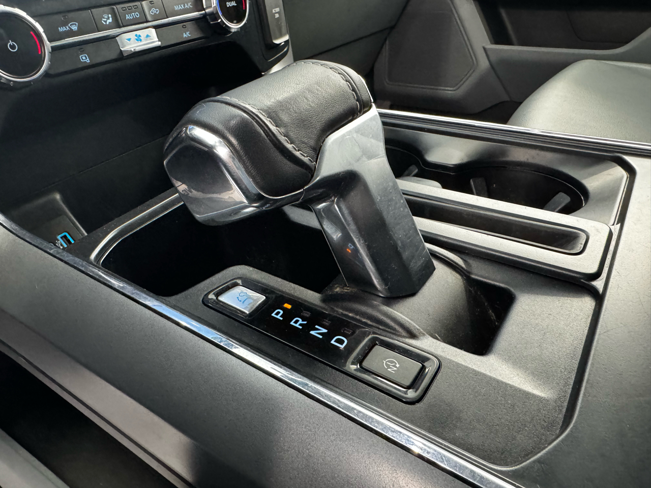 Ford F-150 Lightning LARIAT 4WD SuperCrew 5.5' Box 2022