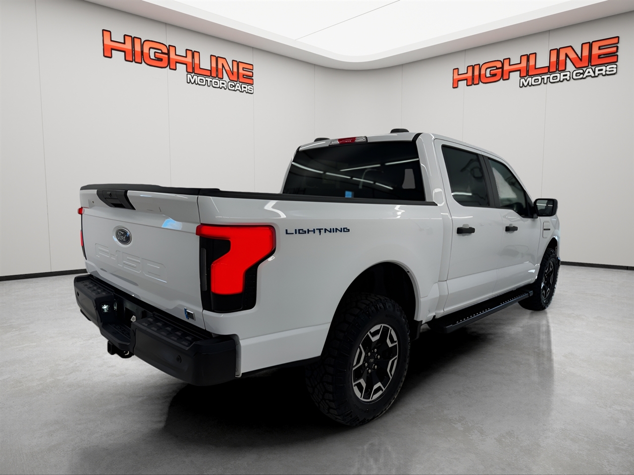 Ford F-150 Lightning Pro 4WD SuperCrew 5.5' Box 2022