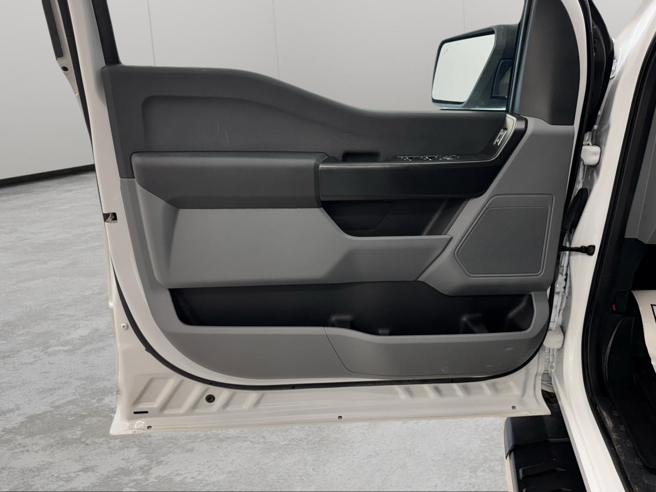 Ford F-150 Lightning Pro 4WD SuperCrew 5.5' Box 2022