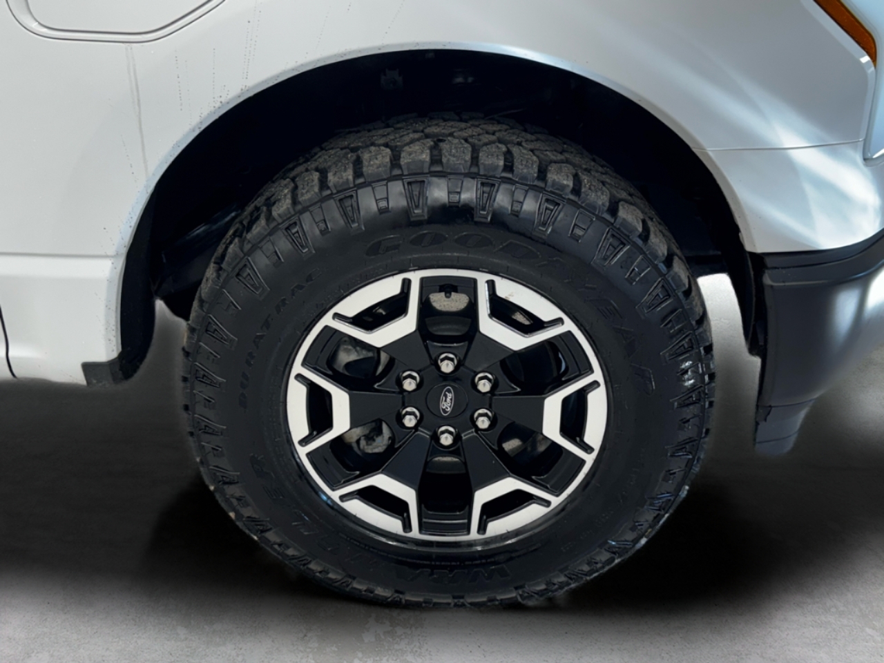 Ford F-150 Lightning Pro 4WD SuperCrew 5.5' Box 2022