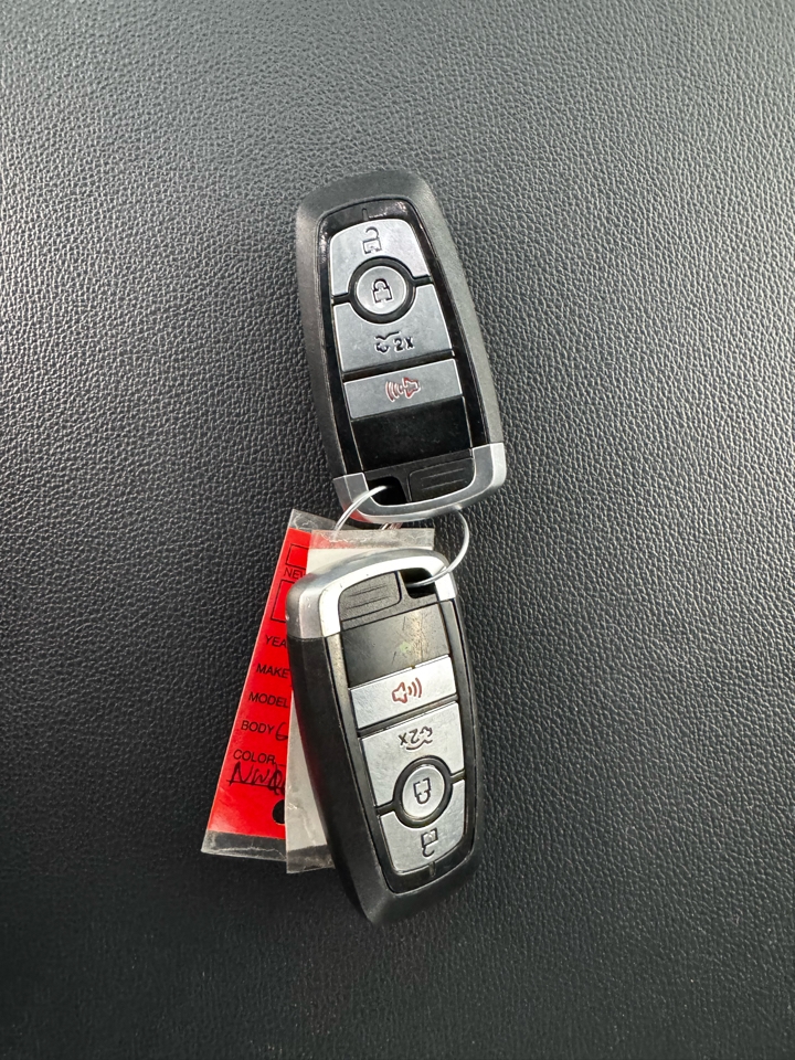 Ford F-150 Lightning Pro 4WD SuperCrew 5.5' Box 2022