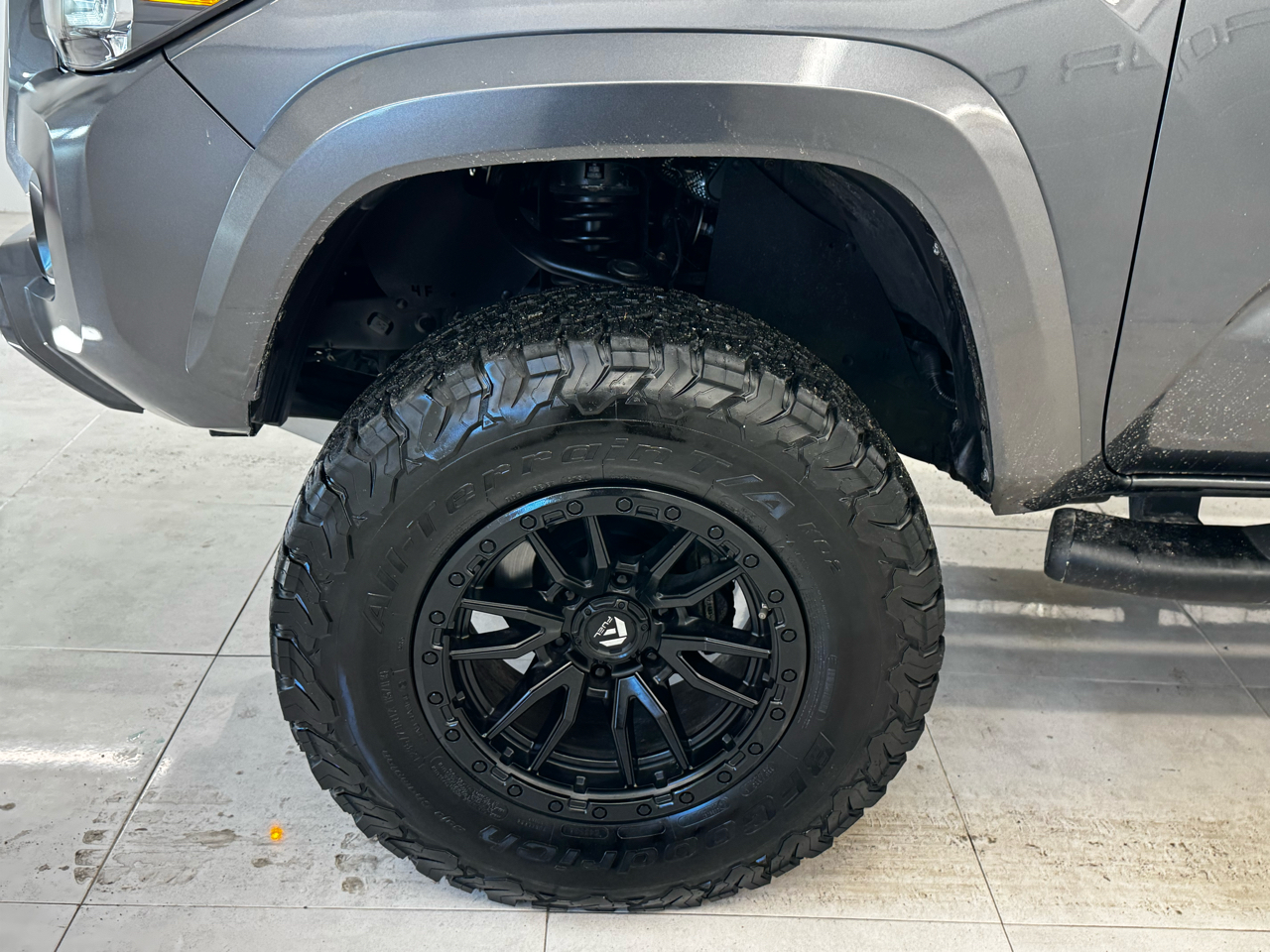 Toyota Tacoma 4WD TRD Off Road Double Cab 5' Bed V6 MT (Natl) 2023