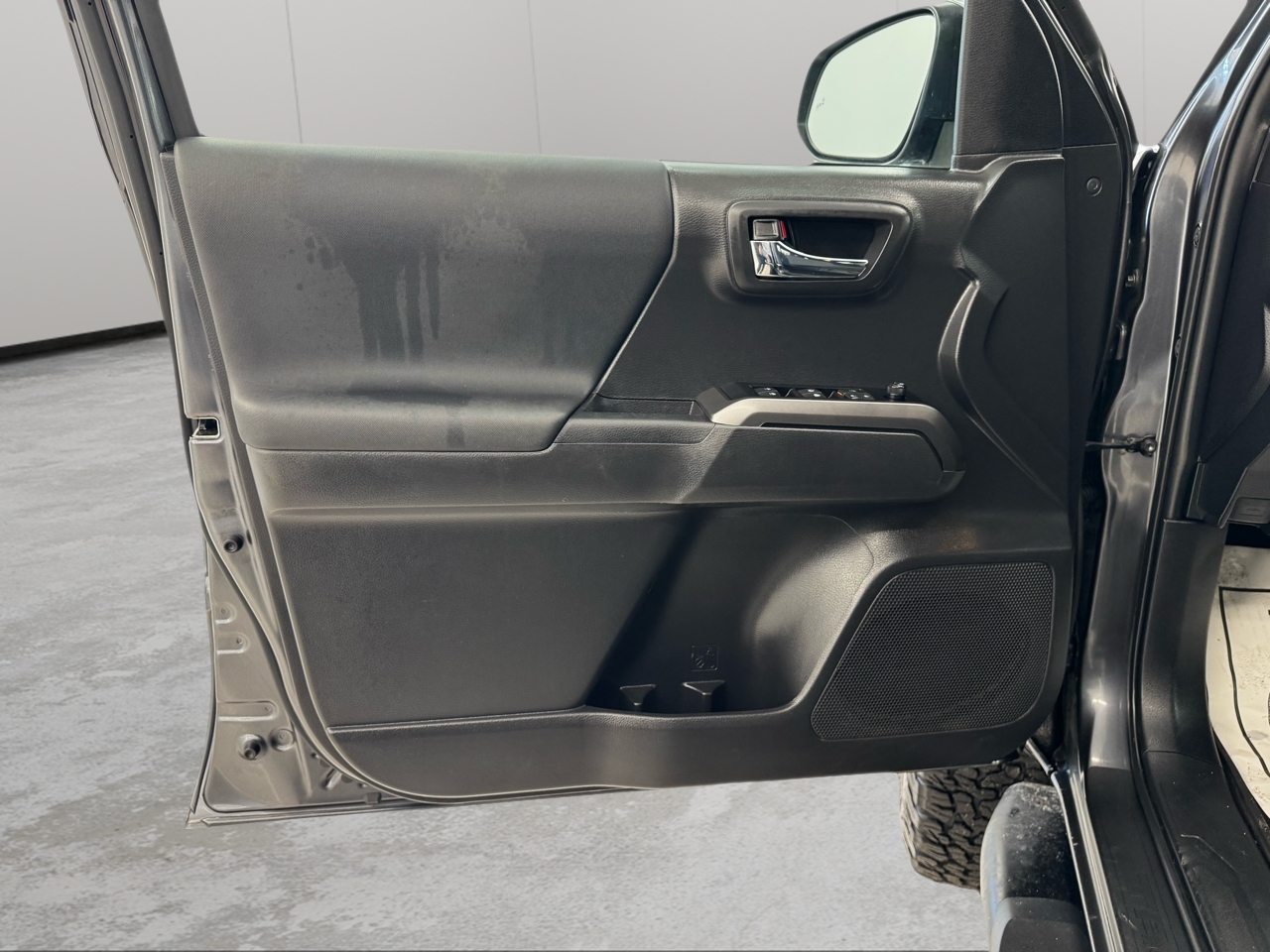 Toyota Tacoma 4WD TRD Off Road Double Cab 5' Bed V6 MT (Natl) 2023