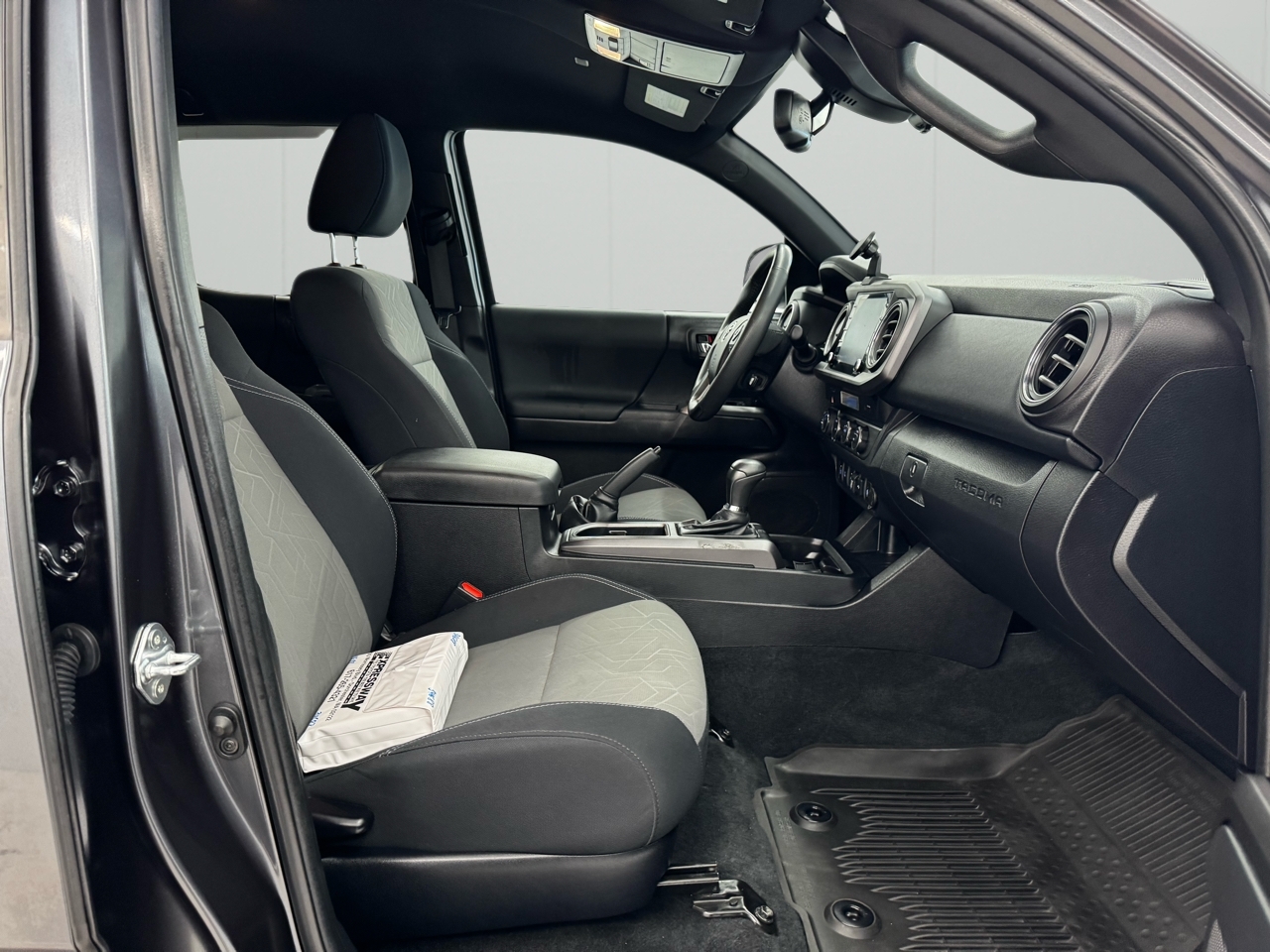 Toyota Tacoma 4WD TRD Off Road Double Cab 5' Bed V6 MT (Natl) 2023