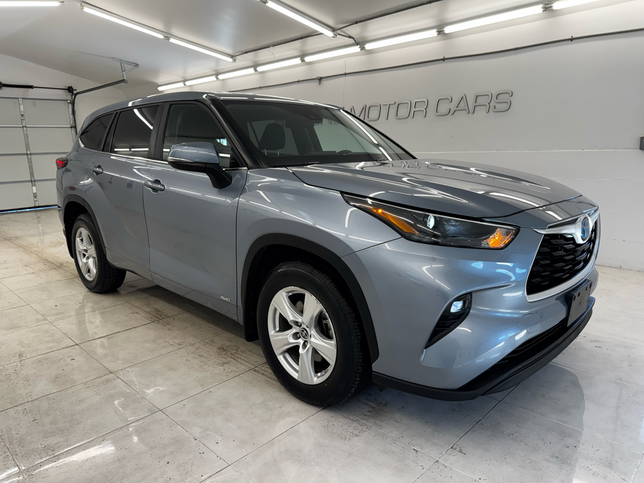 Toyota Highlander Hybrid LE AWD (Natl) 2023