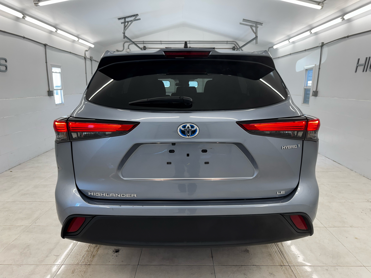 Toyota Highlander Hybrid LE AWD (Natl) 2023