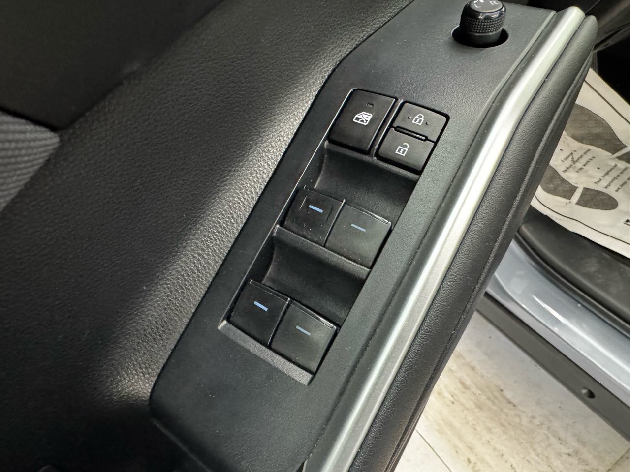 Toyota Highlander Hybrid LE AWD (Natl) 2023