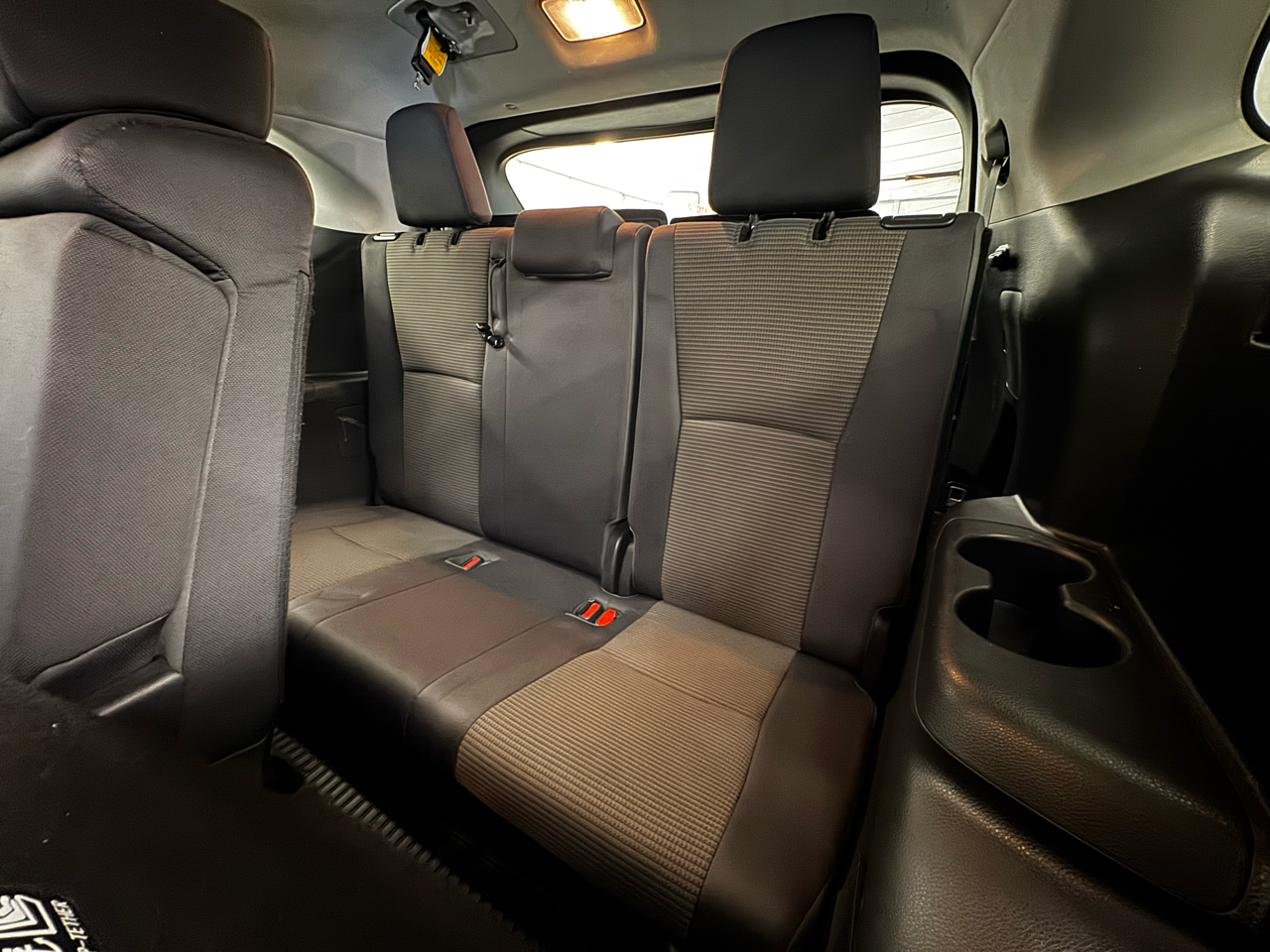 Toyota Highlander Hybrid LE AWD (Natl) 2023