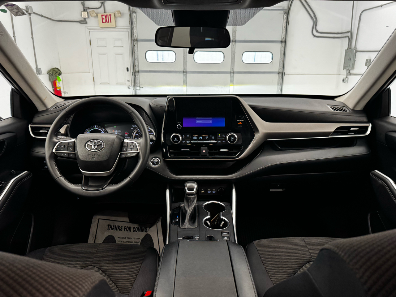 Toyota Highlander Hybrid LE AWD (Natl) 2023