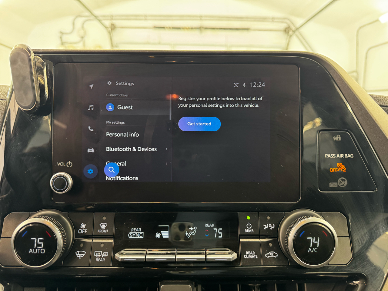 Toyota Highlander Hybrid LE AWD (Natl) 2023