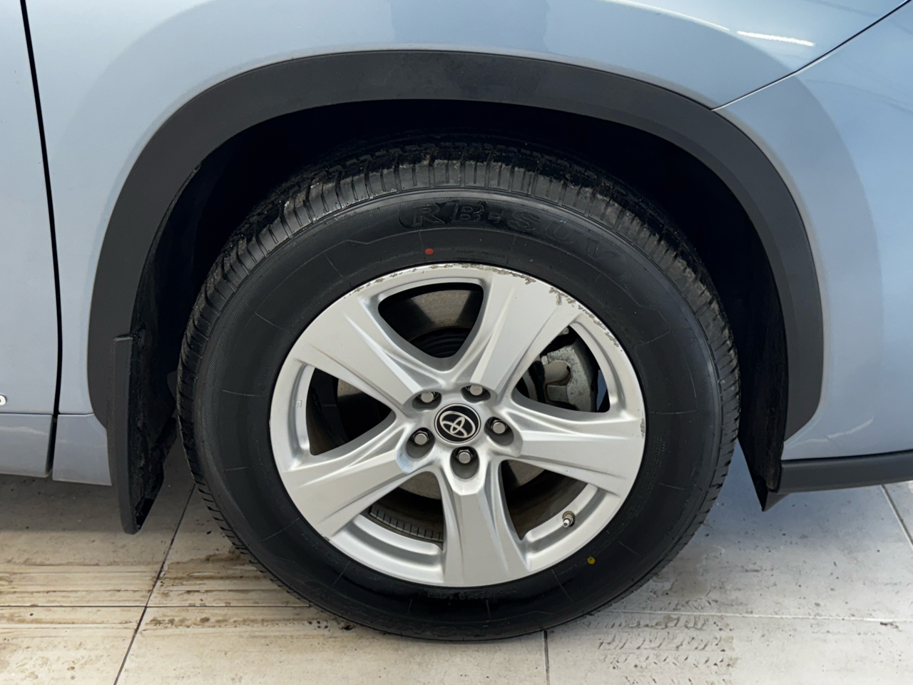 Toyota Highlander Hybrid LE AWD (Natl) 2023