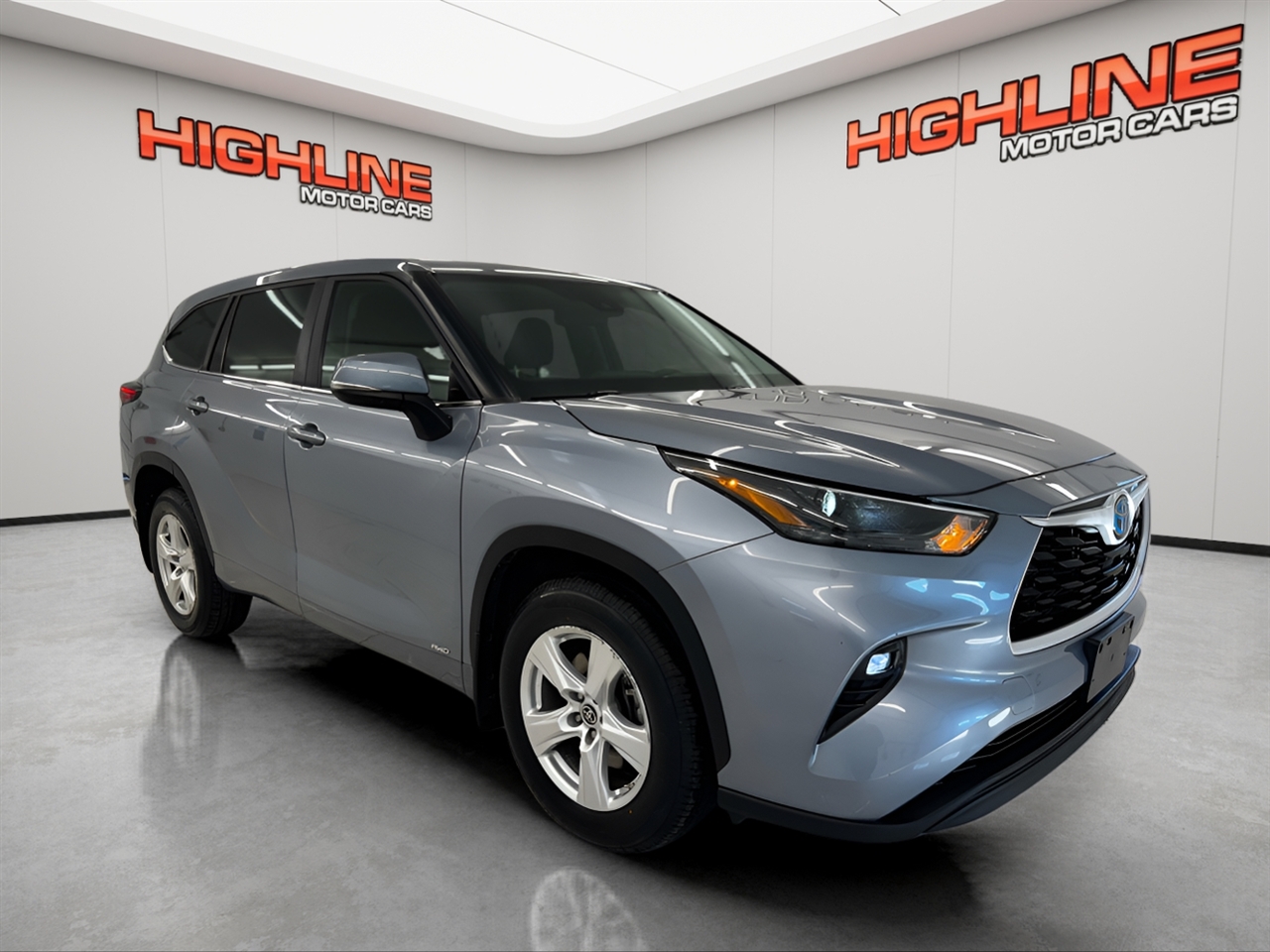 Toyota Highlander Hybrid LE AWD (Natl) 2023