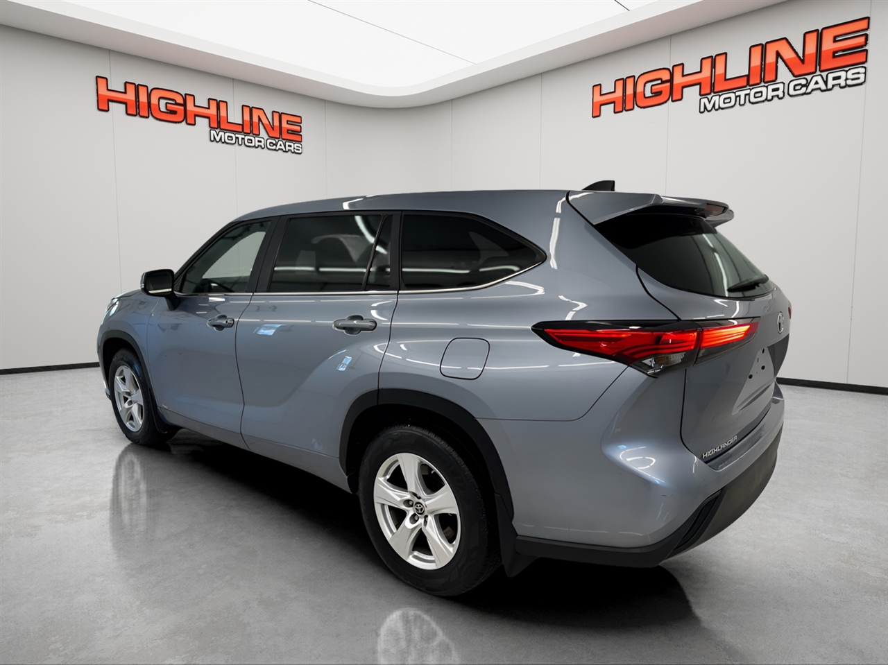 Toyota Highlander Hybrid LE AWD (Natl) 2023