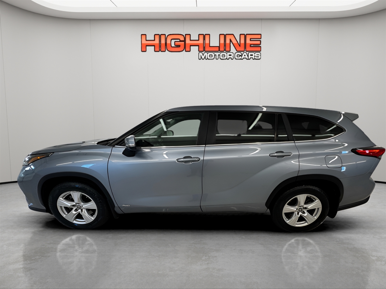 Toyota Highlander Hybrid LE AWD (Natl) 2023