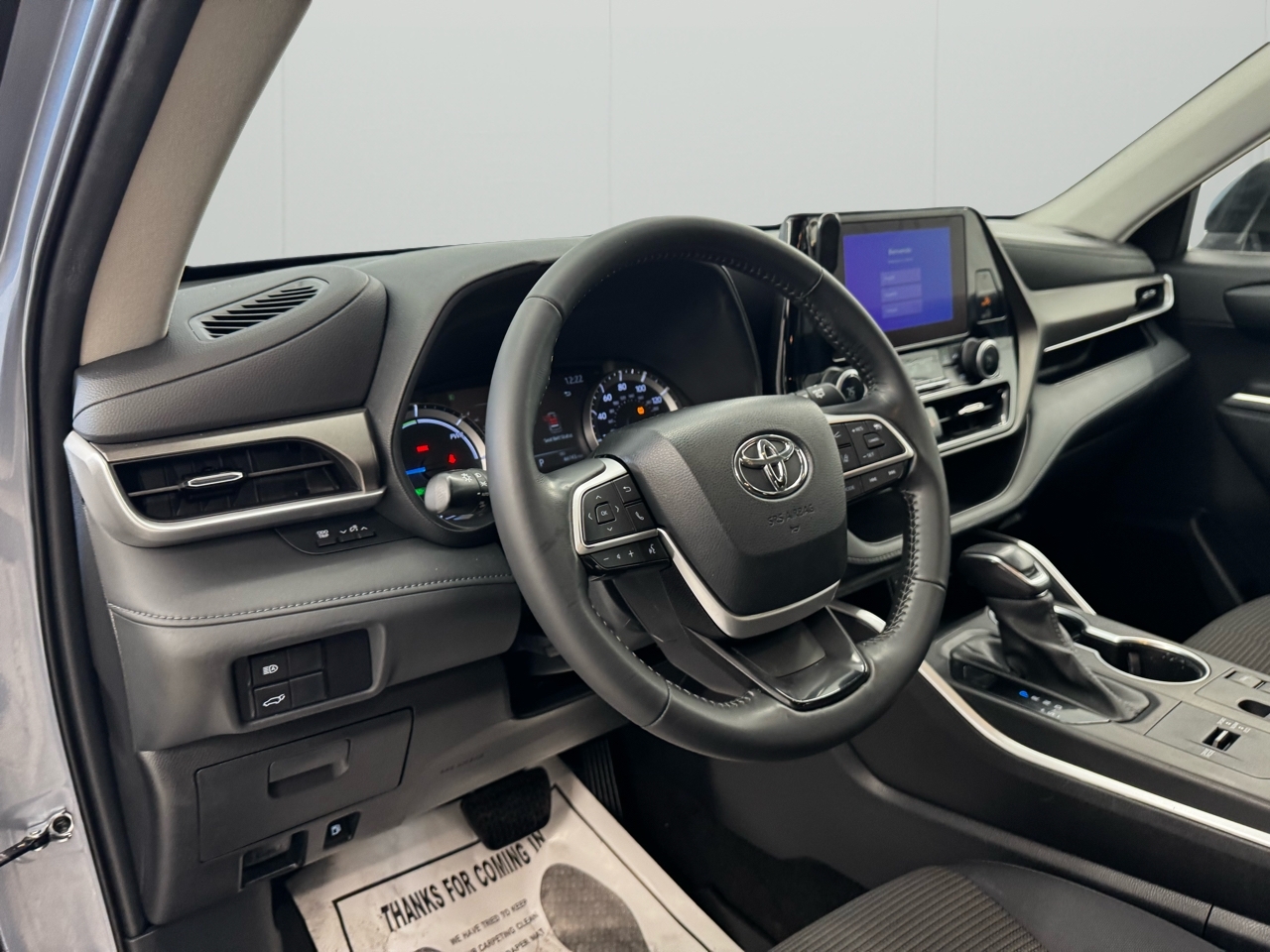 Toyota Highlander Hybrid LE AWD (Natl) 2023