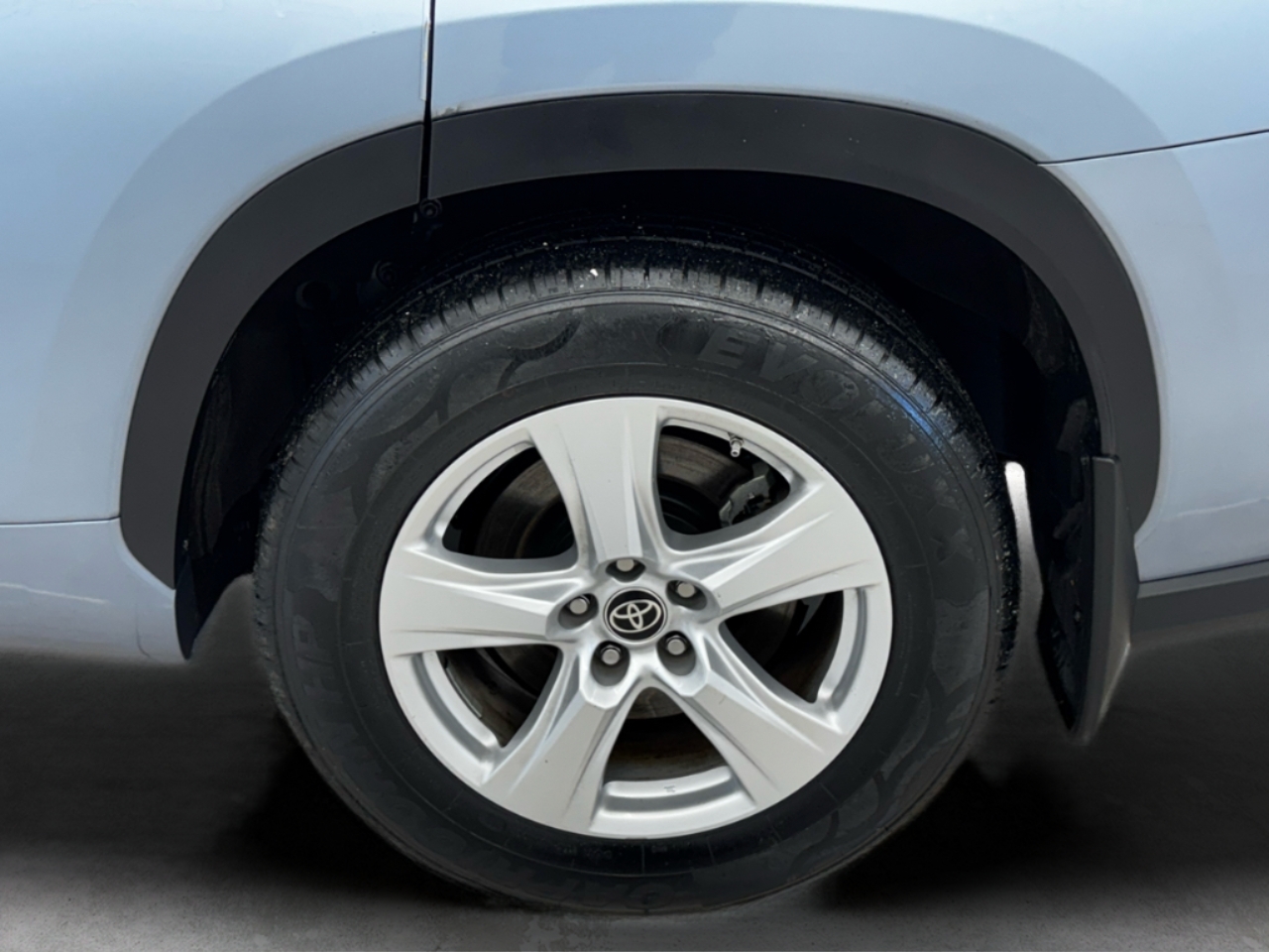 Toyota Highlander Hybrid LE AWD (Natl) 2023