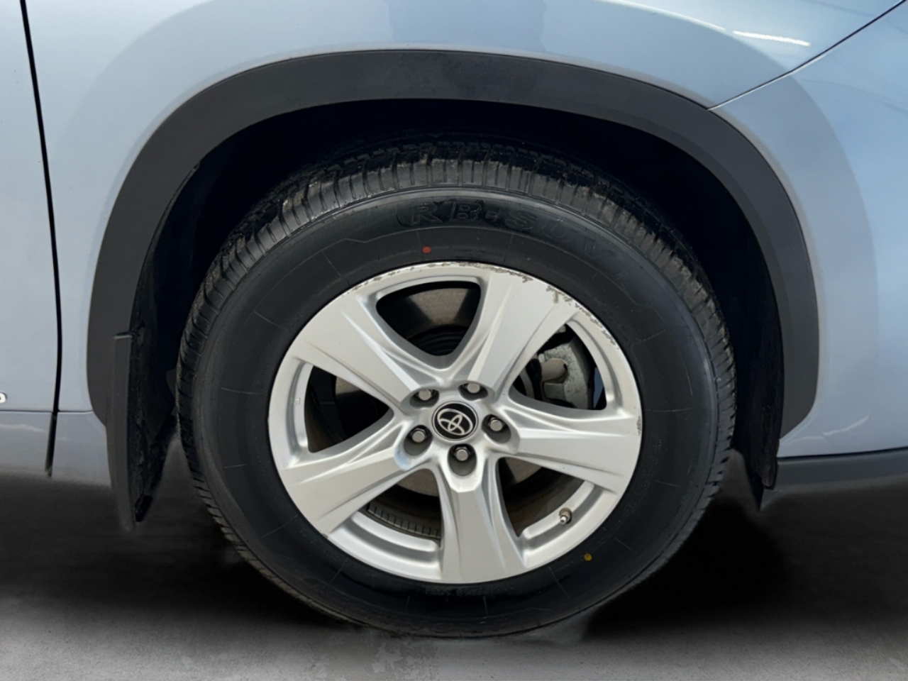 Toyota Highlander Hybrid LE AWD (Natl) 2023