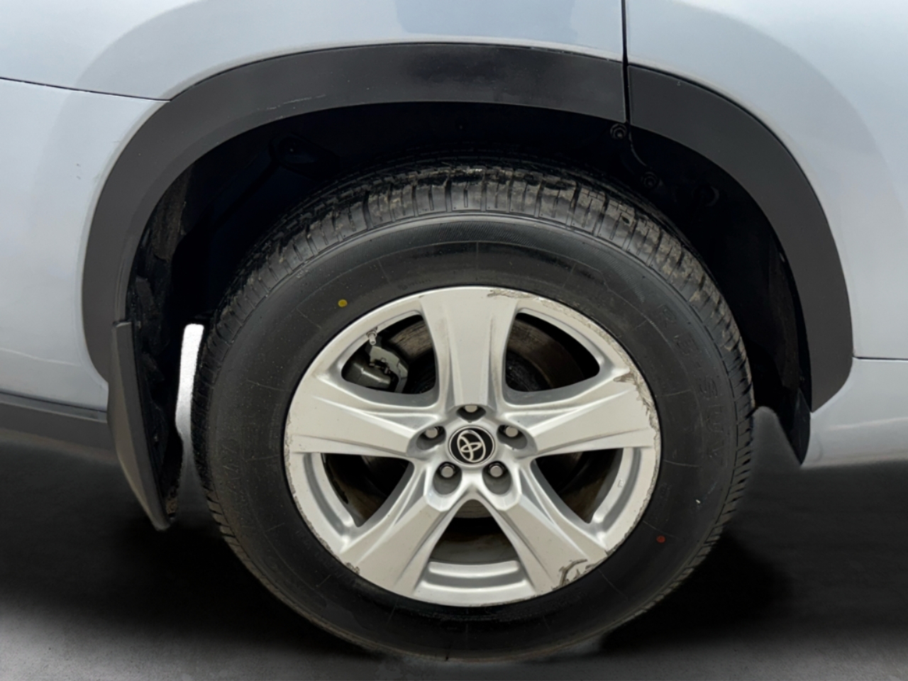 Toyota Highlander Hybrid LE AWD (Natl) 2023