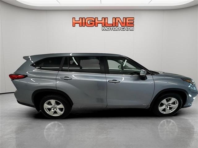 Toyota Highlander Hybrid LE AWD (Natl) 2023