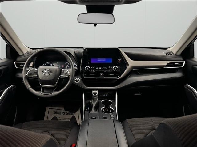 Toyota Highlander Hybrid LE AWD (Natl) 2023