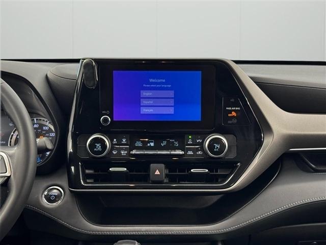 Toyota Highlander Hybrid LE AWD (Natl) 2023